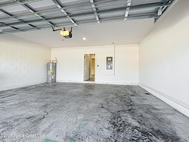 Building Photo - 870 Remington Green Dr SE