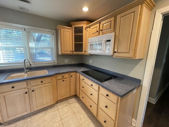 Building Photo - Call Amanda Tate at (757)289-6810 for more information