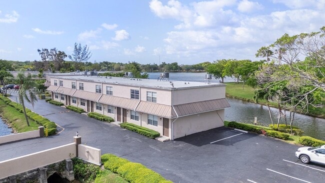 Building Photo - 4100 NW 16th Ave