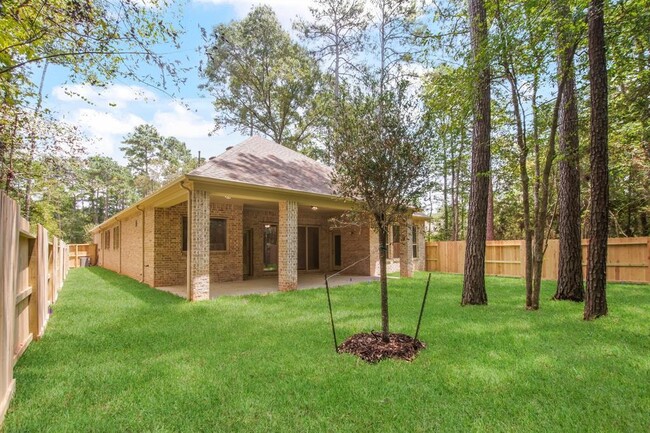 Building Photo - 347 Skyline Ridge Dr