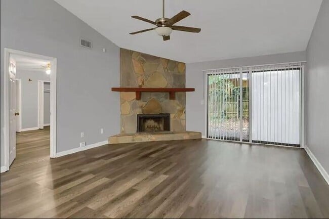 Building Photo - 259 Heathersett Dr SW