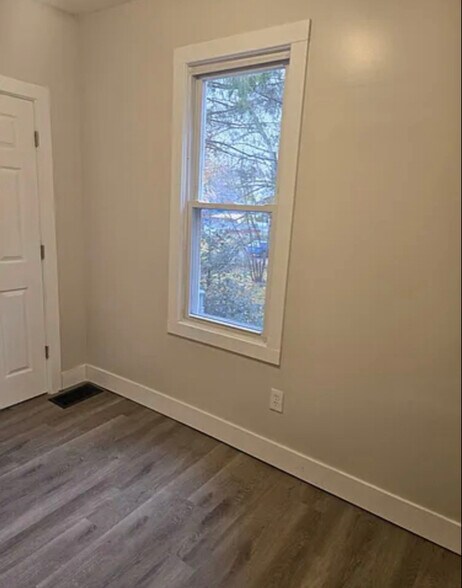 Building Photo - 159 Lincoln St