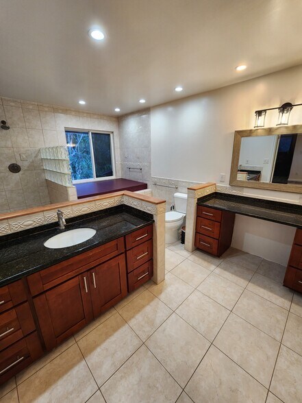 Building Photo - 306 Ekoa Pl