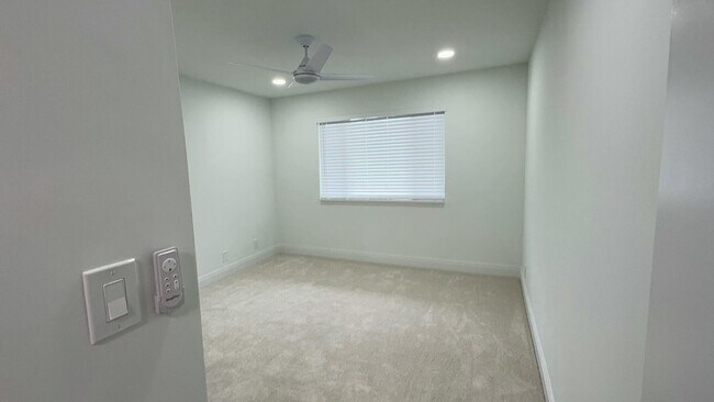 Building Photo - 4483 Luxemburg Ct