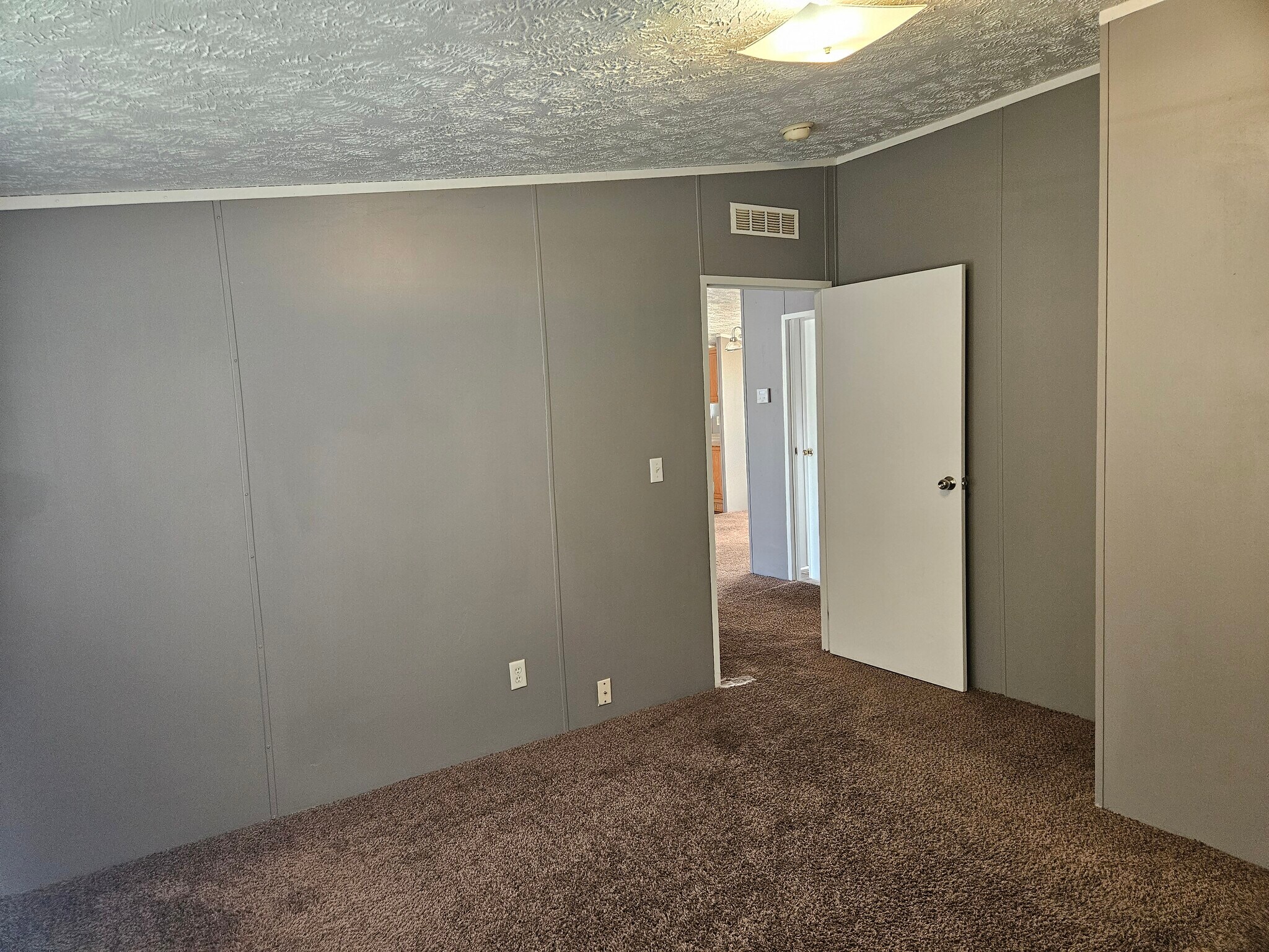 Building Photo - 45 Lynnwood Cir