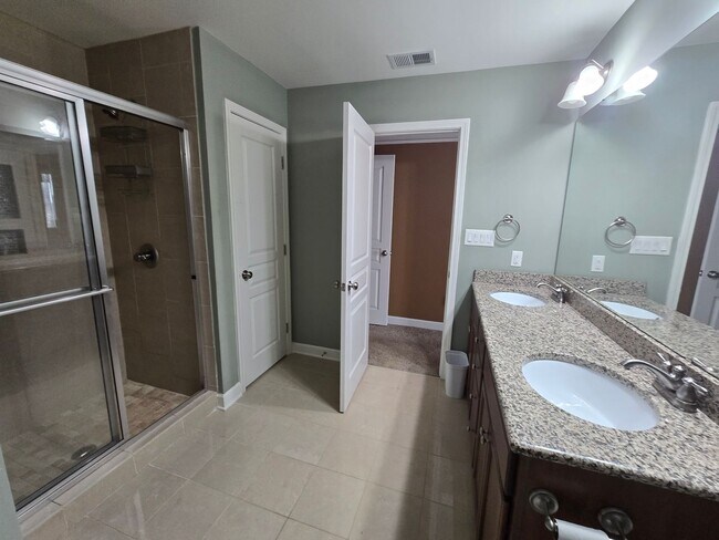 Building Photo - 5114 Chapel Ln