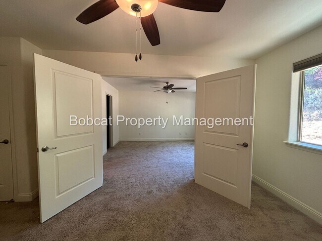 Building Photo - 3 Bed, 2.5 Bath, Townhome Located in Carson City - Mills Landing Community