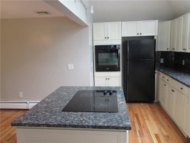 Building Photo - 189 Curry Rd