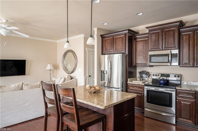Building Photo - 225 Floridays Way