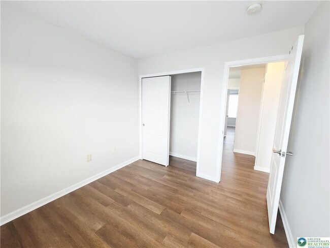 Building Photo - 7510 Pioneer Dr