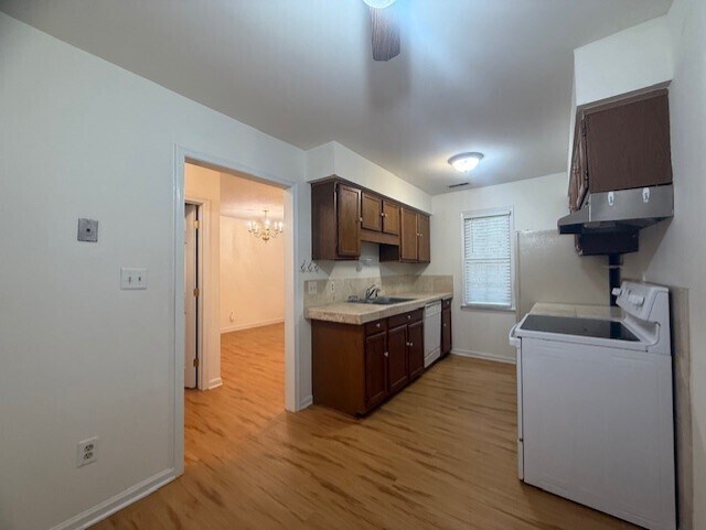 Building Photo - Spacious condo at The Oaks of Avent Ferry!