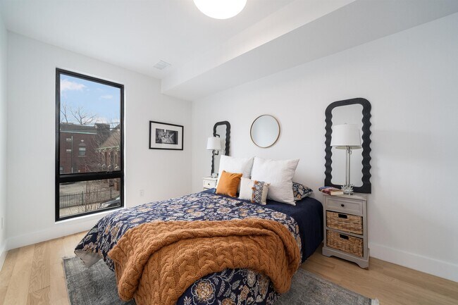 Building Photo - 10 Brinkerhoff St