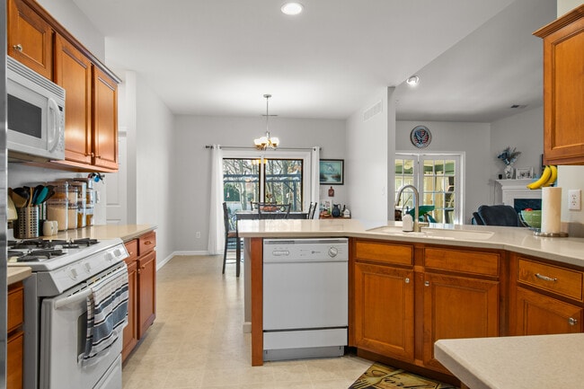 Building Photo - 49 Humphreys Dr