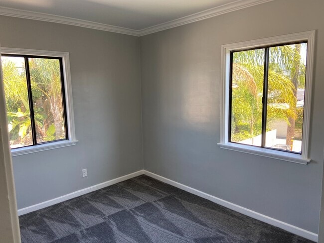 Building Photo - Newly Remodeled 2 Bedroom, 1 Bathroom in Kensington! Washer/Dryer in Unit!