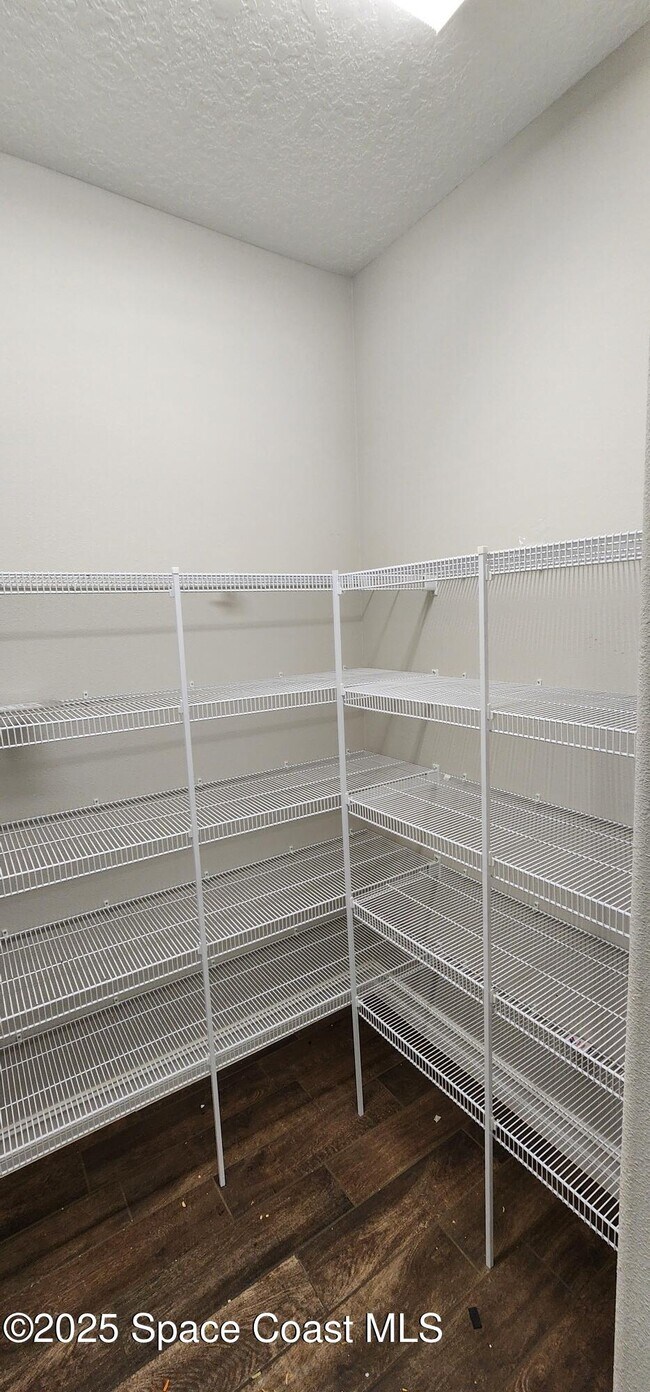 Building Photo - 3003 Trasona Dr