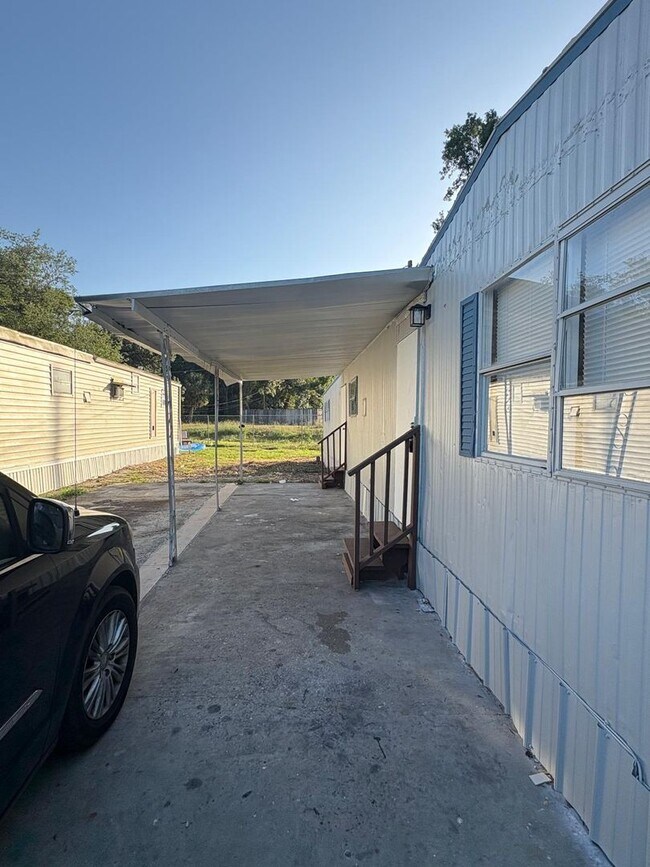 Building Photo - 2Bed/1Bath **RENT TO OWN OPPORTUNITY** in Lakeland, FL