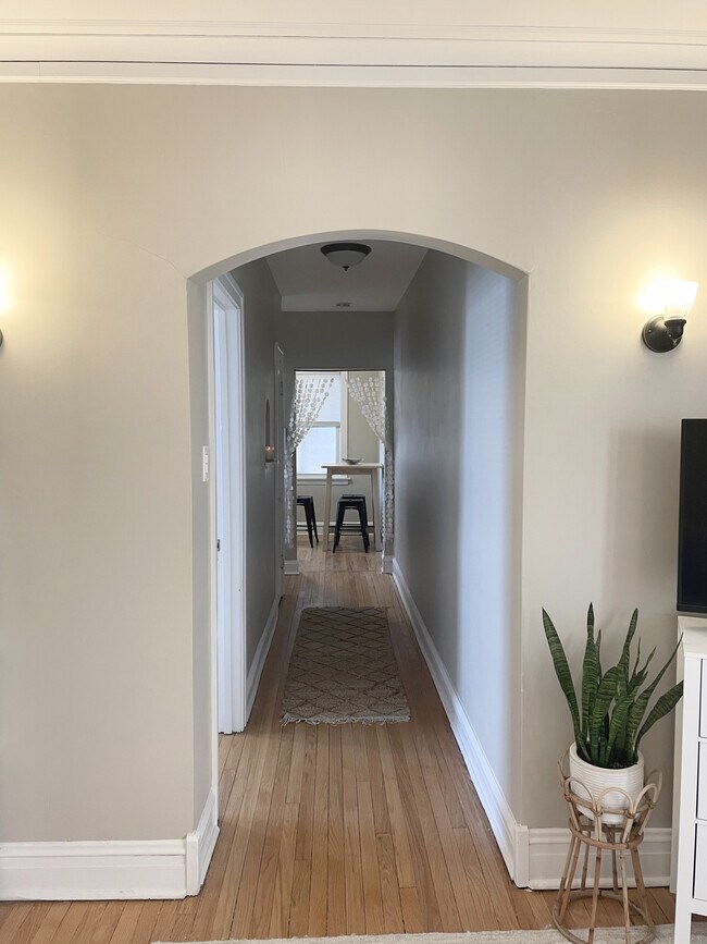 Building Photo - 1919A Grove Ave-35