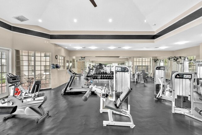 Building Photo - 2850 N Oakland Forest Dr