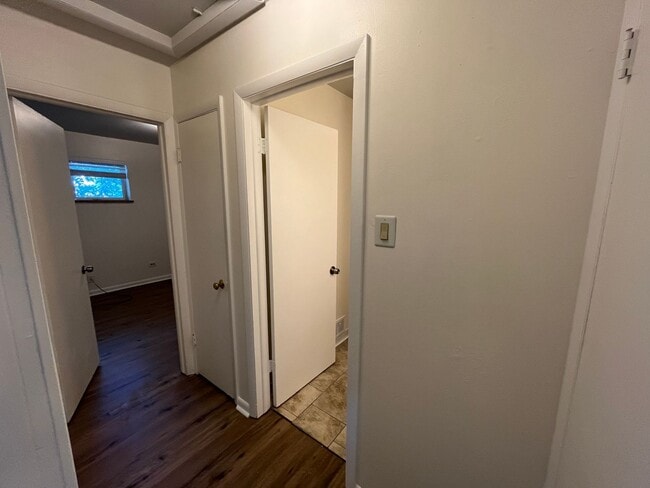 Building Photo - 4442-4444 N Elizabeth St