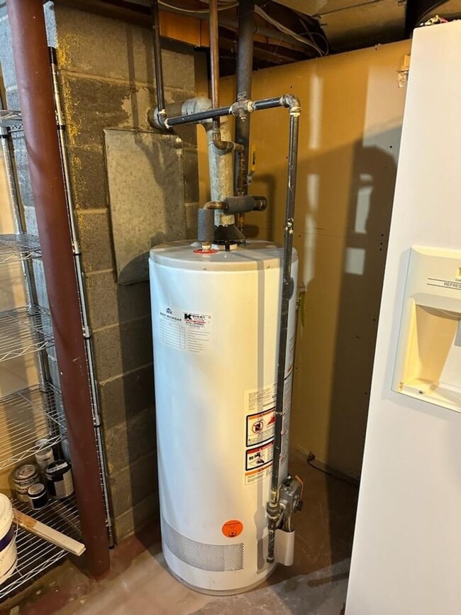 Building Photo - 3 bed, 2 bath home on the NW side