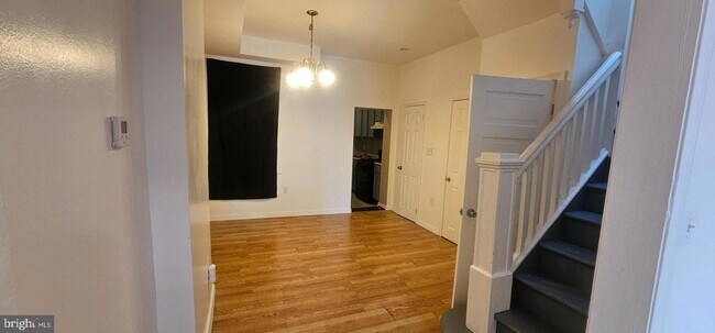 Building Photo - 2548 Oswego Ave