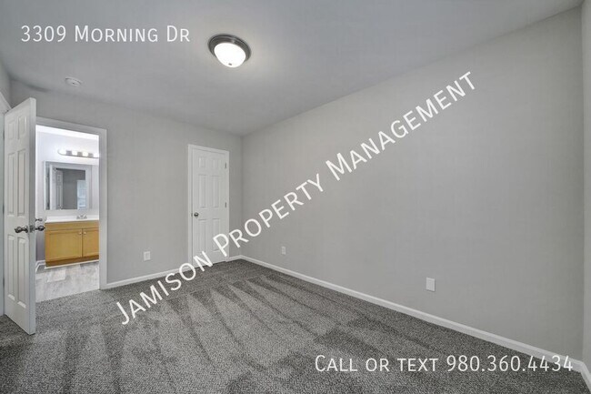 Building Photo - 3309 Morning Dr
