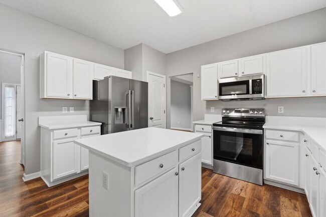 Building Photo - Freshly Renovated 4BR Home in Prime Apex Location - Move-In Ready!
