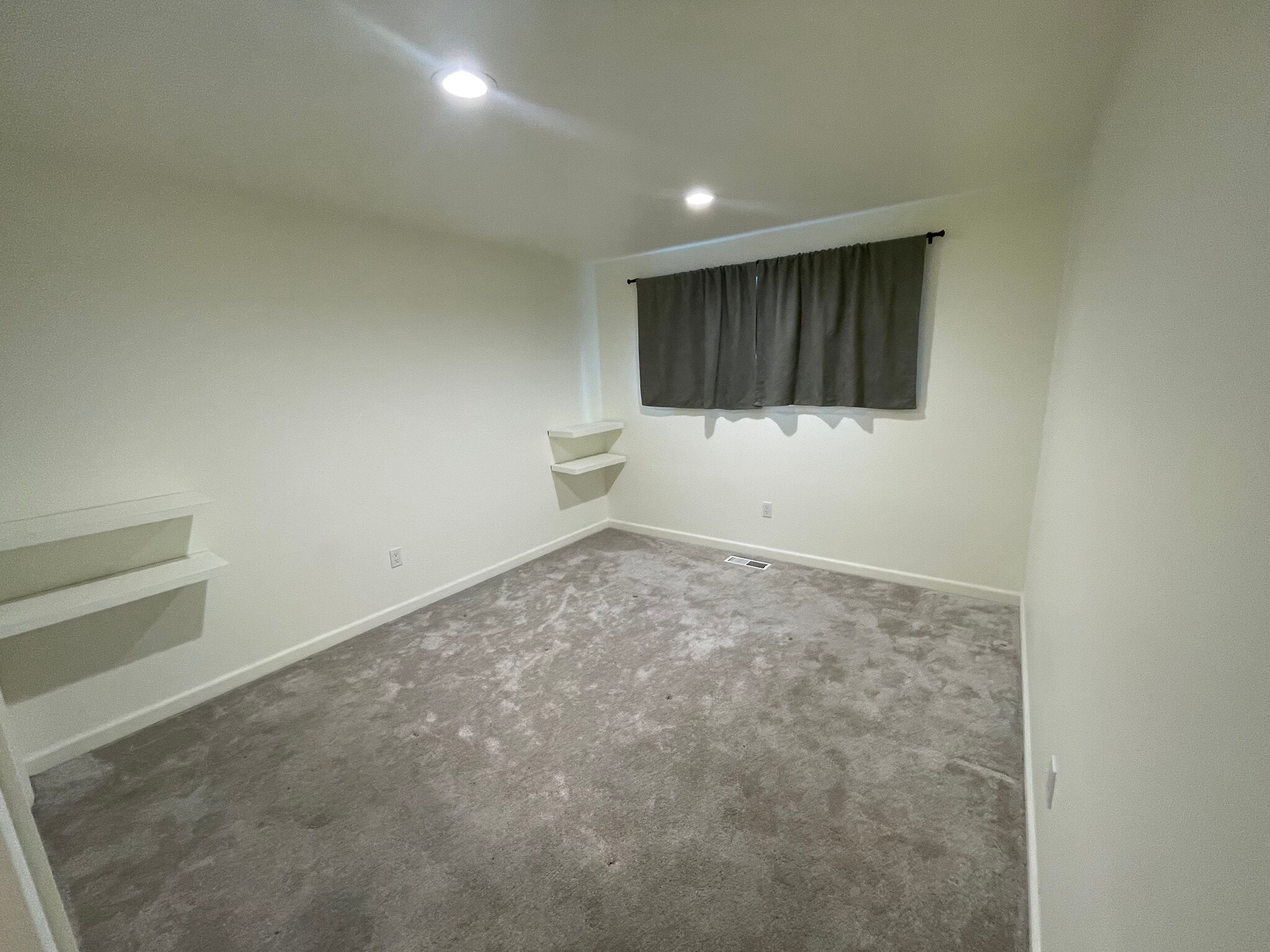 bedroom 2 - 2186 Evergreen Ave SE