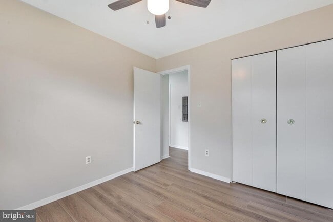 Building Photo - 852 Birchwood Ct