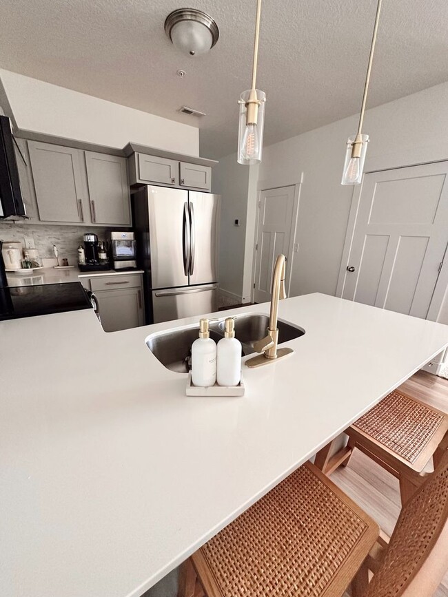 Building Photo - Pet Friendly 3-Bedroom Condo! Get $500 Off on the first month Rent if signed and move in by March 1s