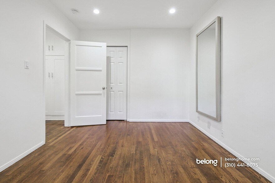 Building Photo - 1032 19th St