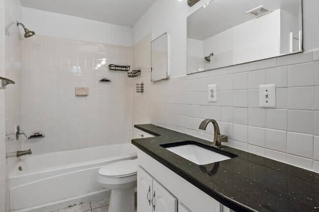 Building Photo - Beautifully updated and spacious 5-bedroom, 3.5-bath home for rent in the heart of Woodbridge