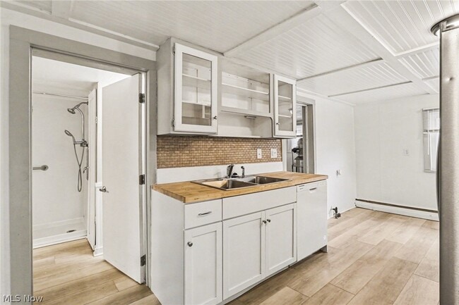 Building Photo - 5425 Ohio St