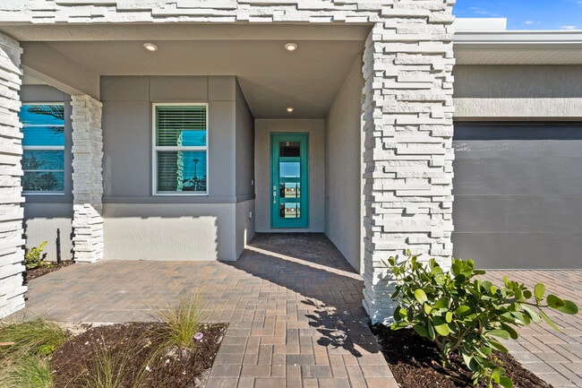 Building Photo - 14135 SW Safi Ter
