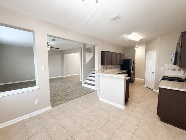 Building Photo - 4422 Park Trail Ln