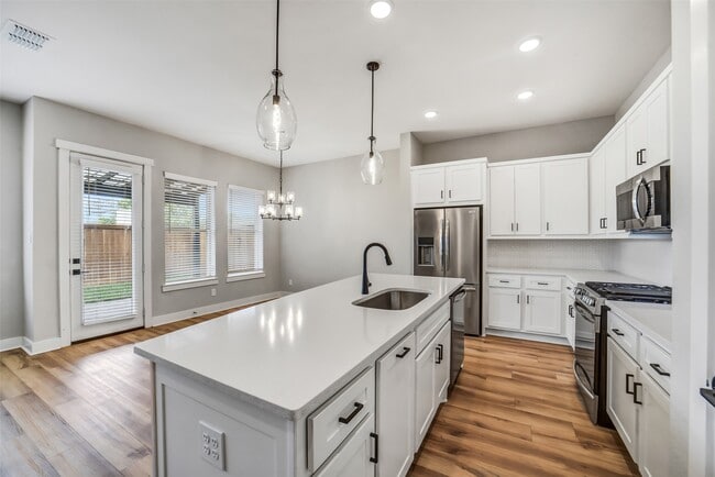 Building Photo - 10964 Swang Link Dr