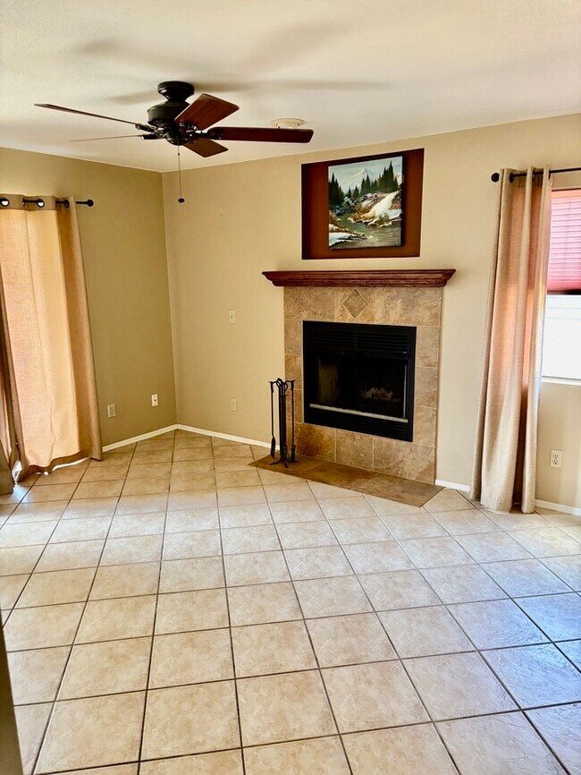 Building Photo - Beautiful 3-Bedroom, 2-Story Home – Great ...