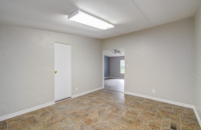 Building Photo - 16307 Antelope Ln