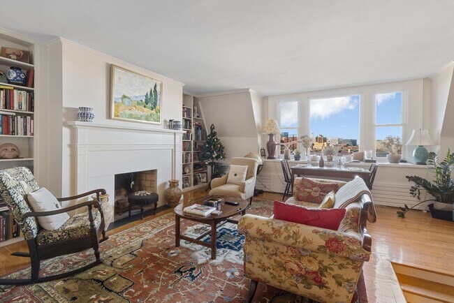 Building Photo - 122 Beacon St