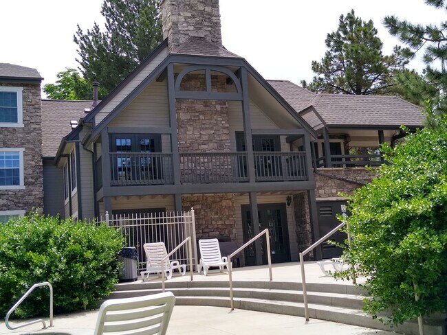 Building Photo - Englewood/DTC Ground Floor 2 Bedroom 2 Bath Condo For Rent - Great Location and Amenities