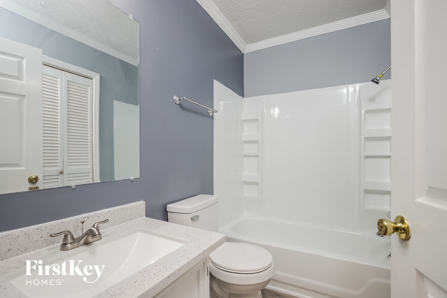 Building Photo - 3808 Spring Branch Dr