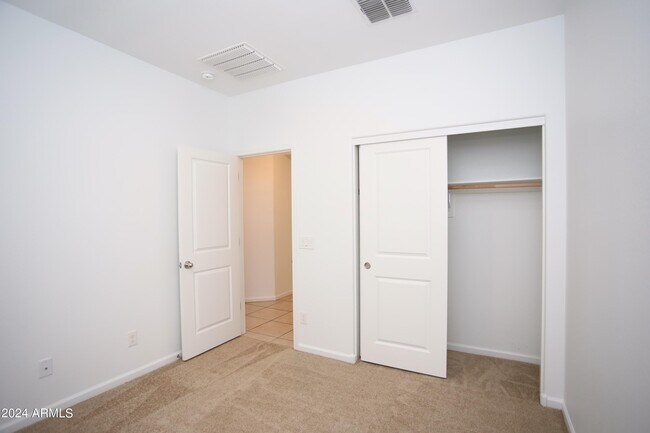 Building Photo - 9210 W Willow Bend Ln