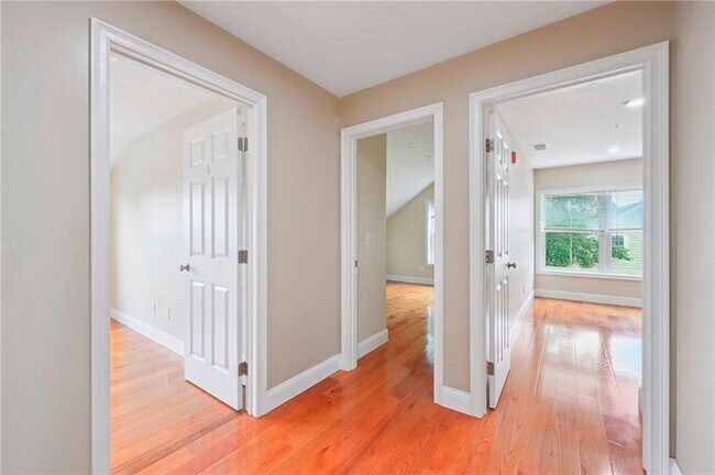 Building Photo - 298 Wickenden St