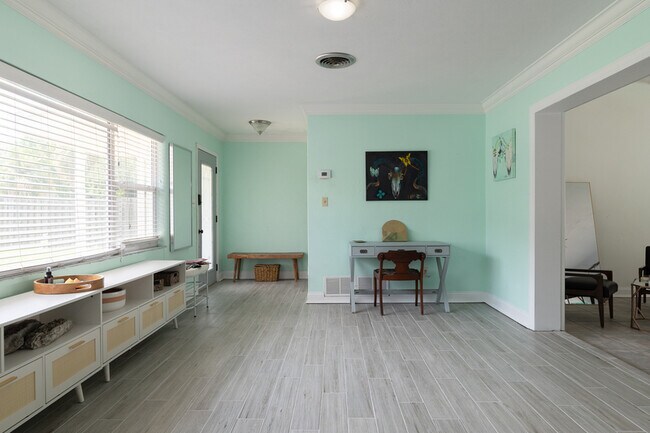Building Photo - 1116 Berwyn Rd