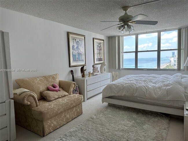 Building Photo - 2751 S Ocean Dr