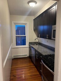 Building Photo - 468 Wickenden St