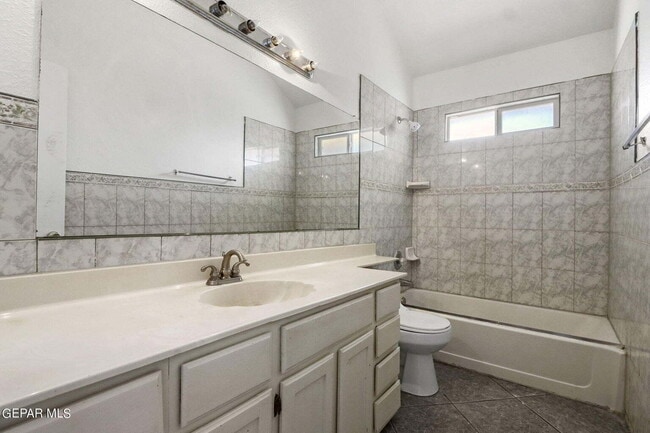 Building Photo - 1433 Sierra De Oro Dr