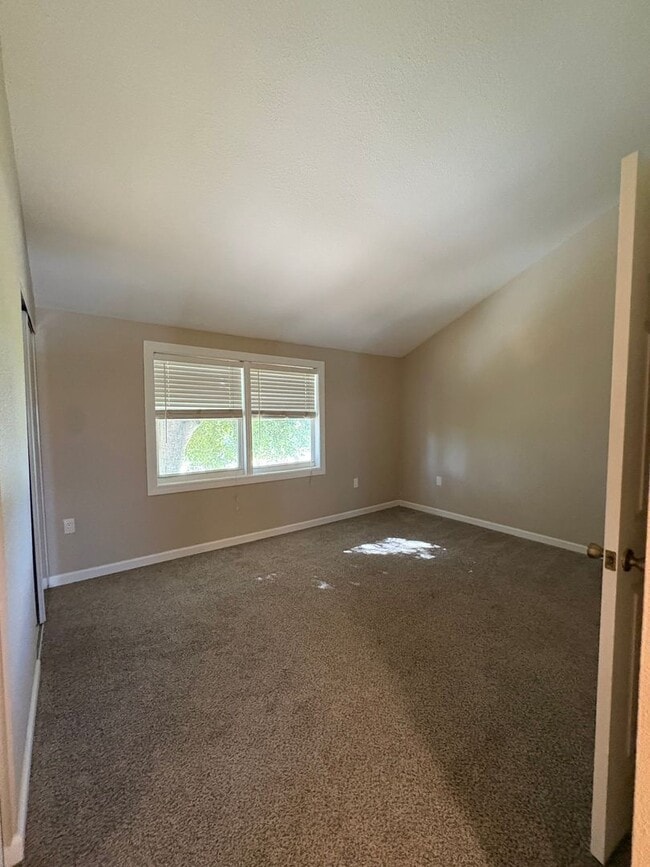 Building Photo - 914 Shorewinds Dr