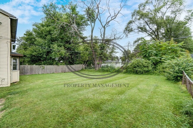 Building Photo - 1006 Ranch Dr