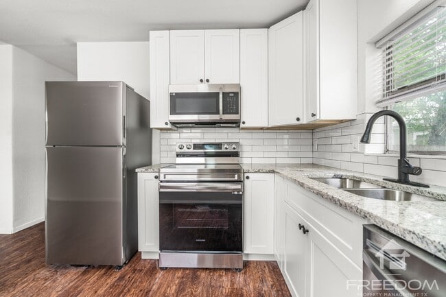 Building Photo - 1824 Katy St